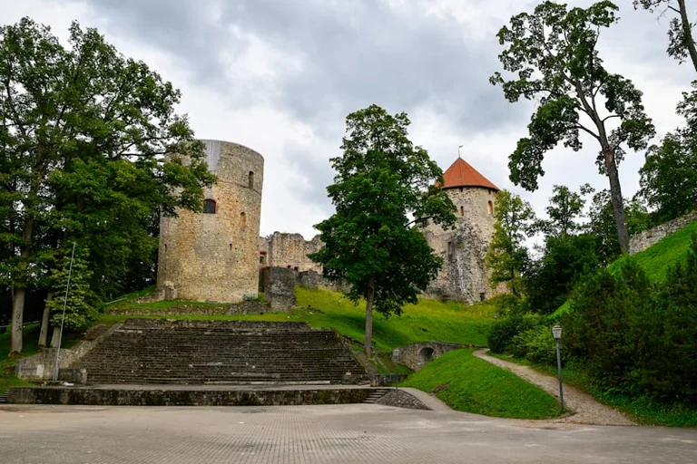 Buclera izstāde Siguldā: bez maksas līdz 31. oktobrim