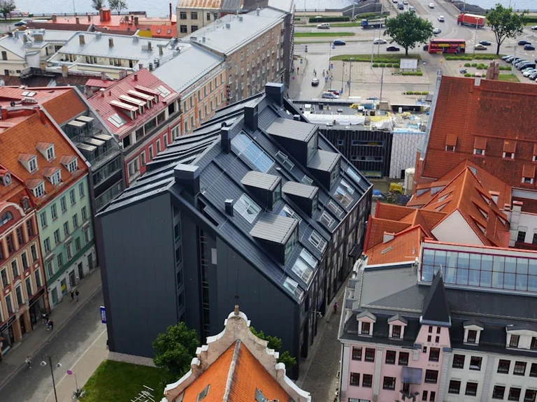 Latvijas karogs pie mājām: vēsture un obligātie datumi