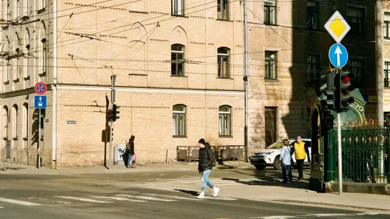 Satiksmes ierobežojumi Rīgā: kas jāzina 24. augustā