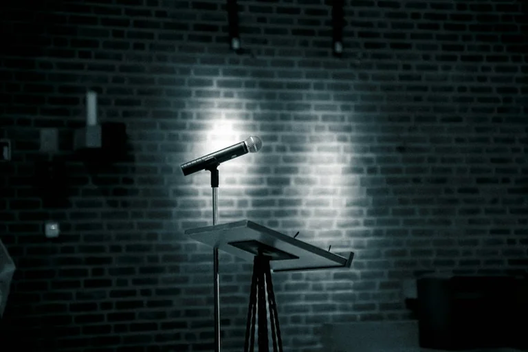 „Smaids” Ķegumā: stand-up vakars par 5 eiro 11. septembrī